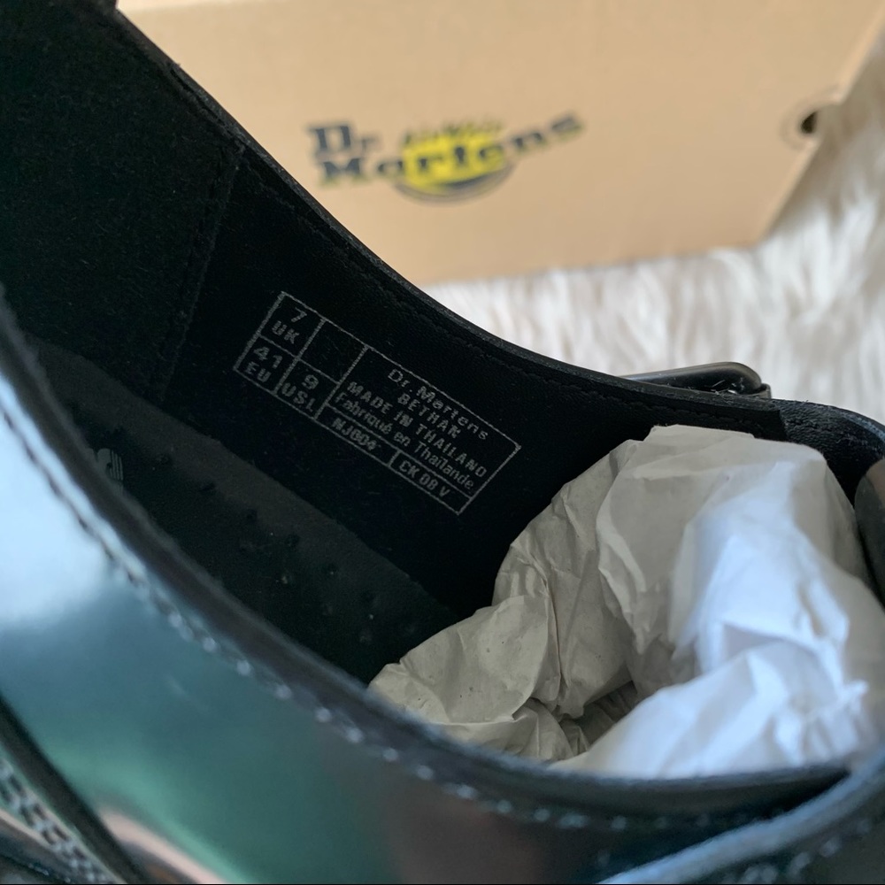 SOLD ON CURTSY - Picture 12 of 14